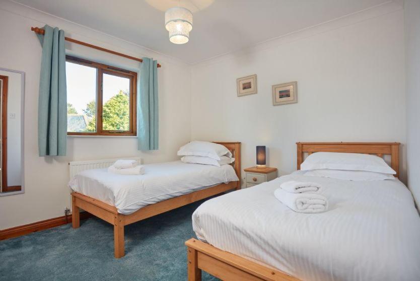 Trevells Villa เวดบริดจ์ ภายนอก รูปภาพ